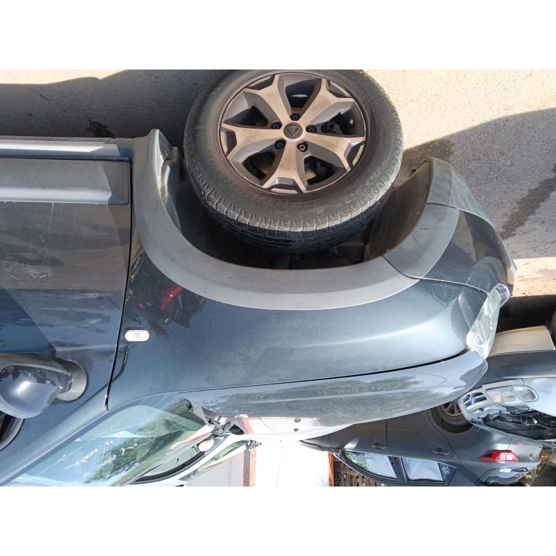 Recambio de aleta delantera izquierda para dacia duster (hs_) 1.5 dci referencia OEM IAM 631012718R  