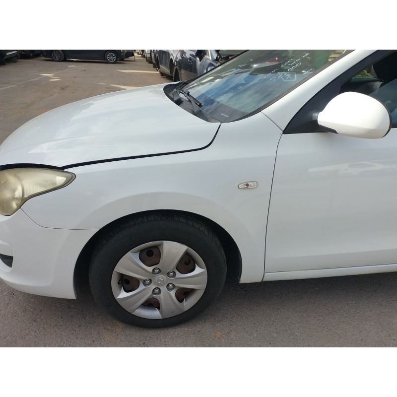 Recambio de aleta delantera izquierda para hyundai i30 (fd) 1.4 referencia OEM IAM 663112R030  