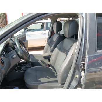 ASIENTO DELANTERO IZQUIERDO 