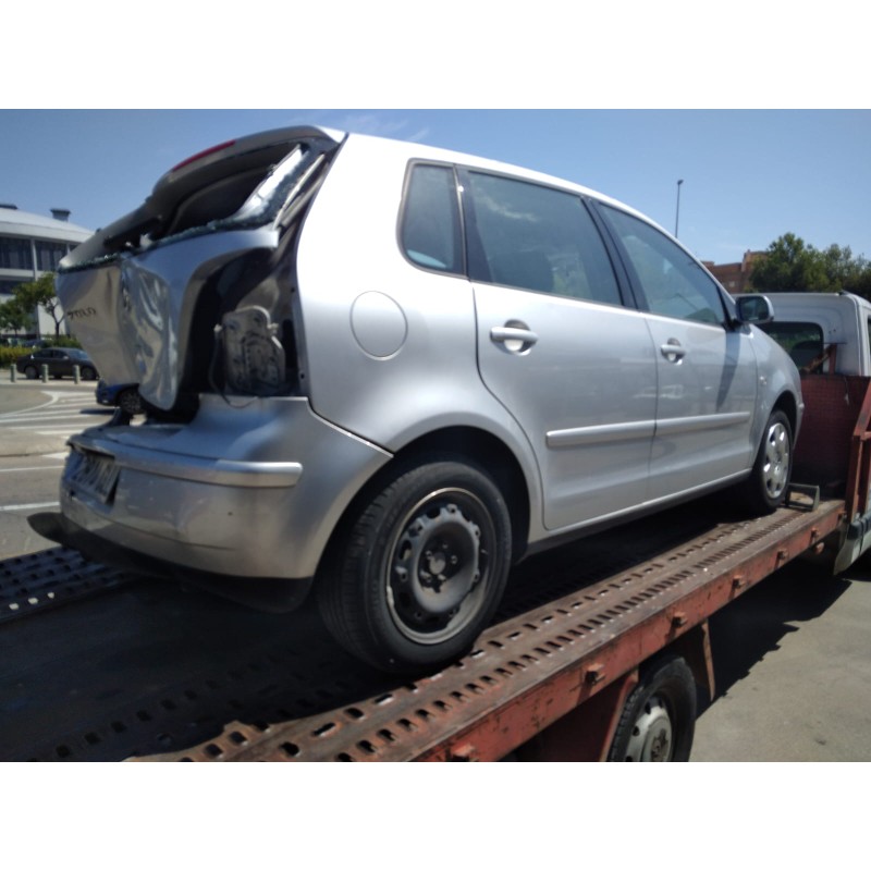 VOLKSWAGEN POLO (9N1)