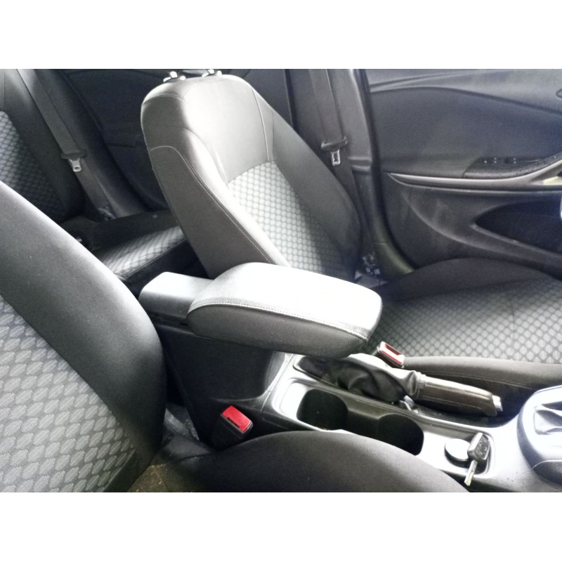 Recambio de apoyabrazos central para opel astra k sports tourer (b16) 1.4 turbo (35) referencia OEM IAM   