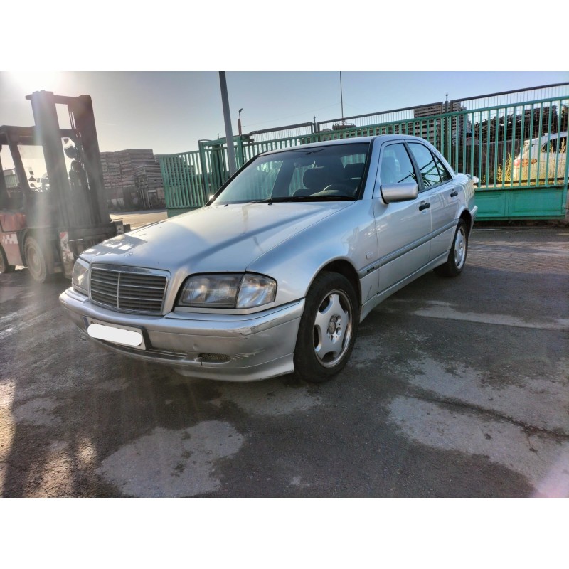 mercedes-benz clase c (w202) del año 2001