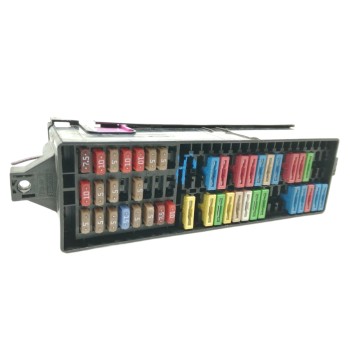 CAJA RELES / FUSIBLES 