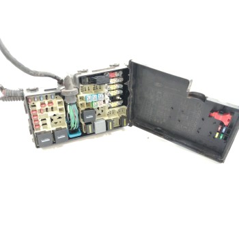 CAJA RELES / FUSIBLES 3M5T14A142AB 