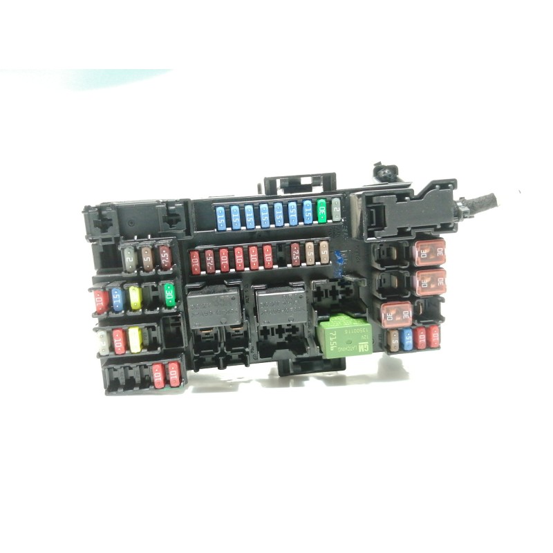 Recambio de caja reles / fusibles para opel mokka selective referencia OEM IAM 121092612  