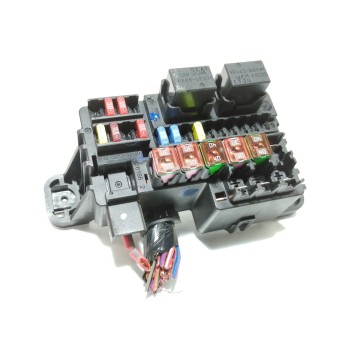 CAJA RELES / FUSIBLES 826166 