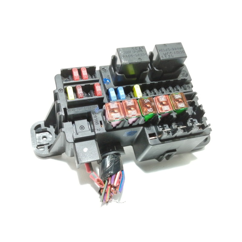 Recambio de caja reles / fusibles para opel mokka selective referencia OEM IAM 826166  