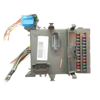 CAJA RELES / FUSIBLES 8200148810A 