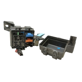 CAJA RELES / FUSIBLES 243510001R 63595709 243820003RA