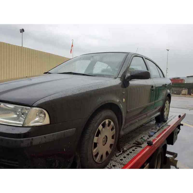 SKODA OCTAVIA BERLINA (1U2)