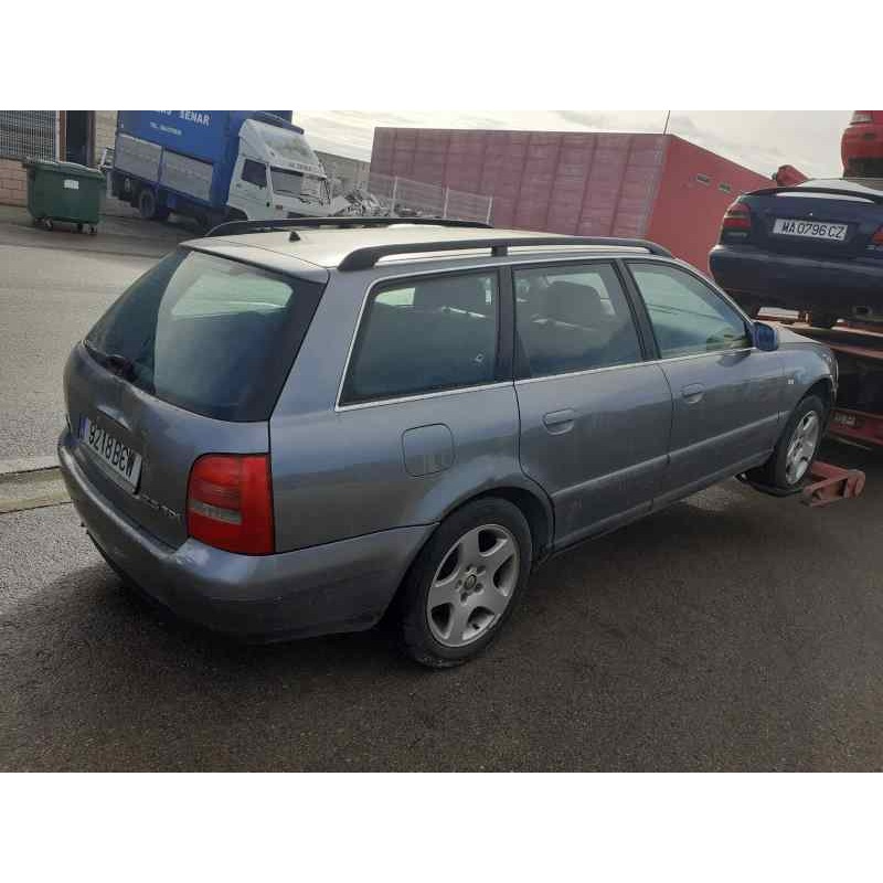 AUDI A4 AVANT (B5)