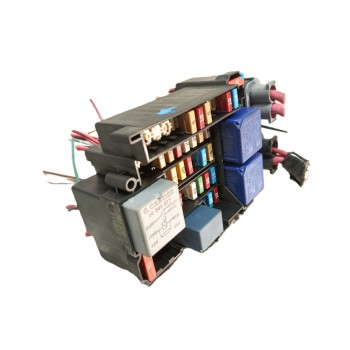 CAJA RELES / FUSIBLES 18013301E 252360003R 1110232