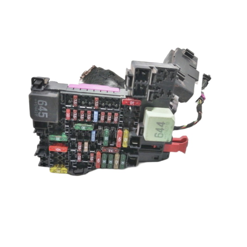 Recambio de caja reles / fusibles para seat arona style referencia OEM IAM 2Q0937615A  