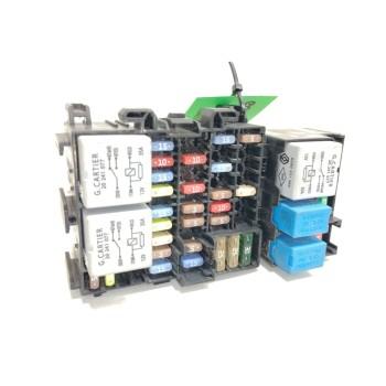 CAJA RELES / FUSIBLES 