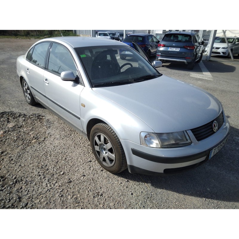 VOLKSWAGEN PASSAT BERLINA (3B2)