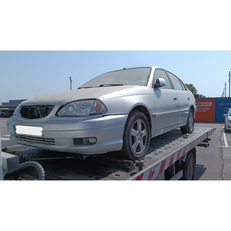 toyota avensis (_t22_) del año 2001