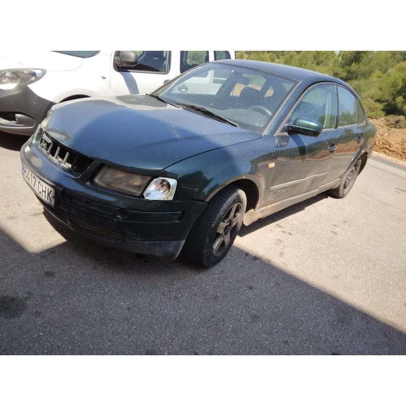VOLKSWAGEN PASSAT BERLINA (3B2)