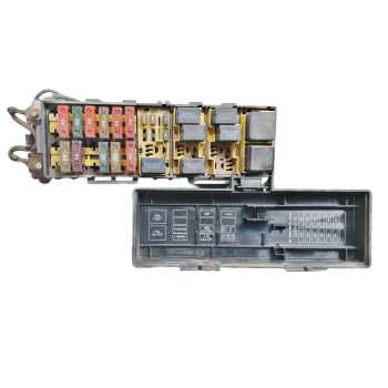 CAJA RELES / FUSIBLES 64010 