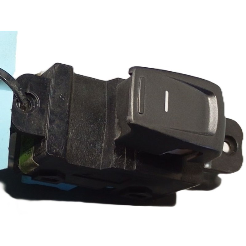 Recambio de mando elevalunas delantero derecho para ssangyong tivoli grand 1.2 t-gdi referencia OEM IAM   
