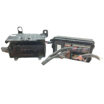 CAJA RELES / FUSIBLES 