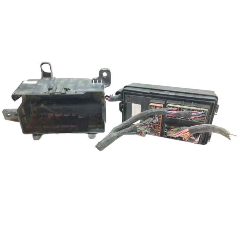 Recambio de caja reles / fusibles para chevrolet aveo ls referencia OEM IAM   