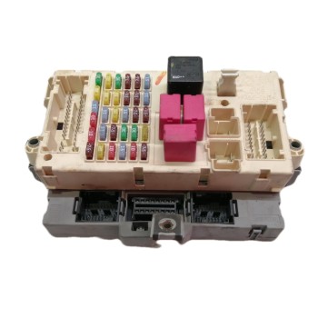 CAJA RELES / FUSIBLES 