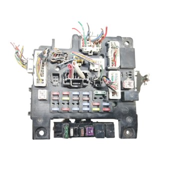 CAJA RELES / FUSIBLES 8637A821 