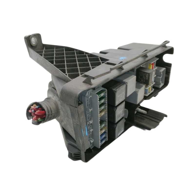 Recambio de caja reles / fusibles para volvo xc90 d5 kinetic (5 asientos) (136kw) referencia OEM IAM 30797010  30728134