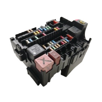 CAJA RELES / FUSIBLES 8200393836C PDBX91