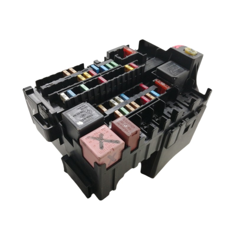 Recambio de caja reles / fusibles para renault laguna iii dynamique referencia OEM IAM 8200393836C  PDBX91