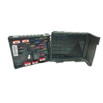 CAJA RELES / FUSIBLES 3C0937125 EXTERIOR 63592777 / 1K0937132F