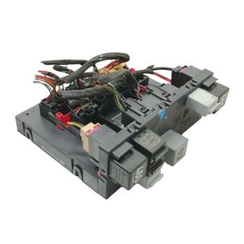 CAJA RELES / FUSIBLES 3C0937049J F005V00530 0218903