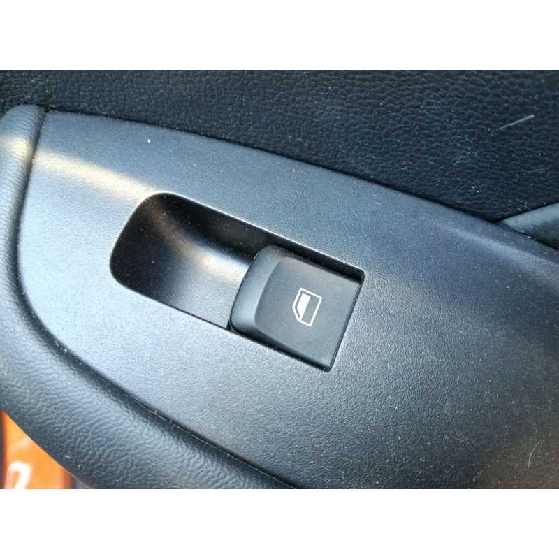 Recambio de mando elevalunas trasero derecho para mg zs suv (azs1) 1.5 vti referencia OEM IAM 10470993  