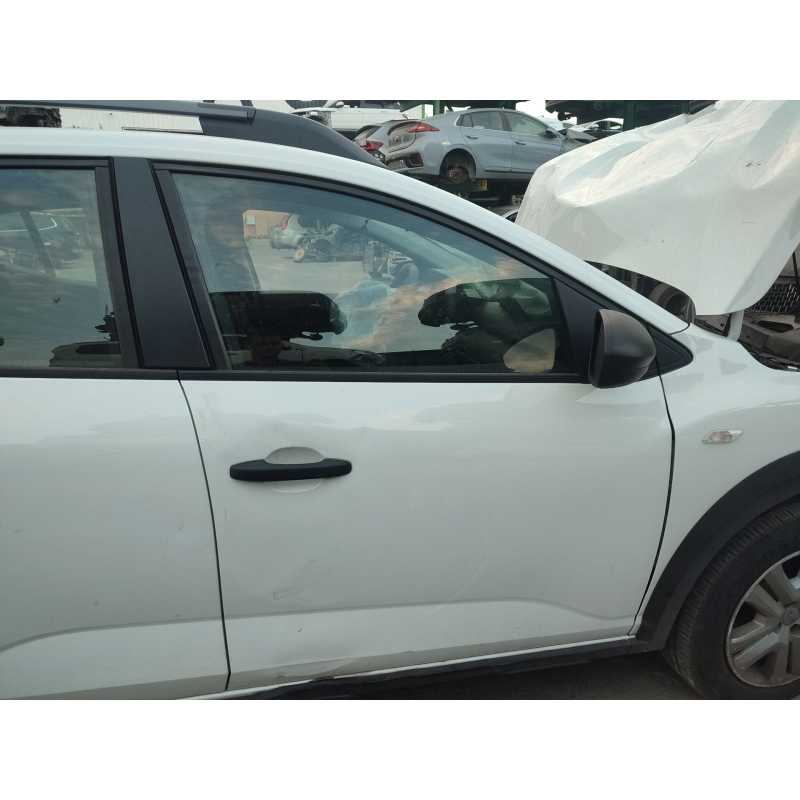 Recambio de puerta delantera derecha para dacia sandero iii 1.0 tce 90 referencia OEM IAM 801003355R  