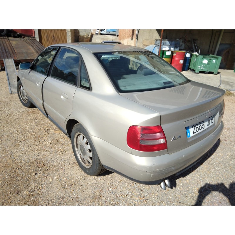 AUDI A4 BERLINA (B5)