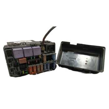 CAJA RELES / FUSIBLES 8200449594 82004537703 8200210898