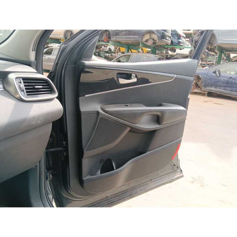 Recambio de guarnecido puerta delantera derecha para kia sorento iii (um) 2.2 crdi 4wd referencia OEM IAM   