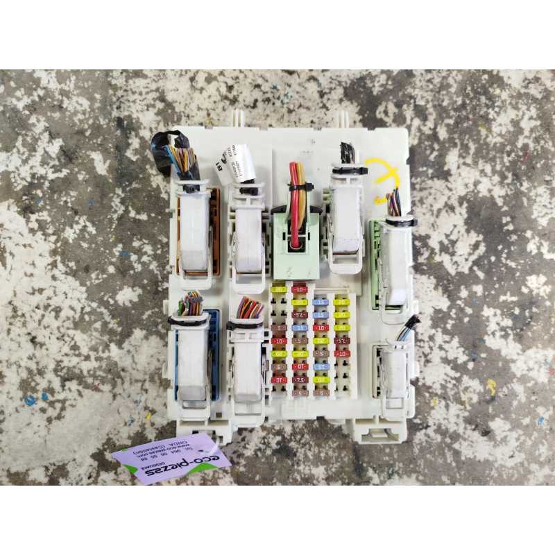 Recambio de caja reles / fusibles para ford focus iii 1.6 tdci referencia OEM IAM   