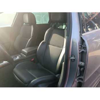 ASIENTO DELANTERO IZQUIERDO 