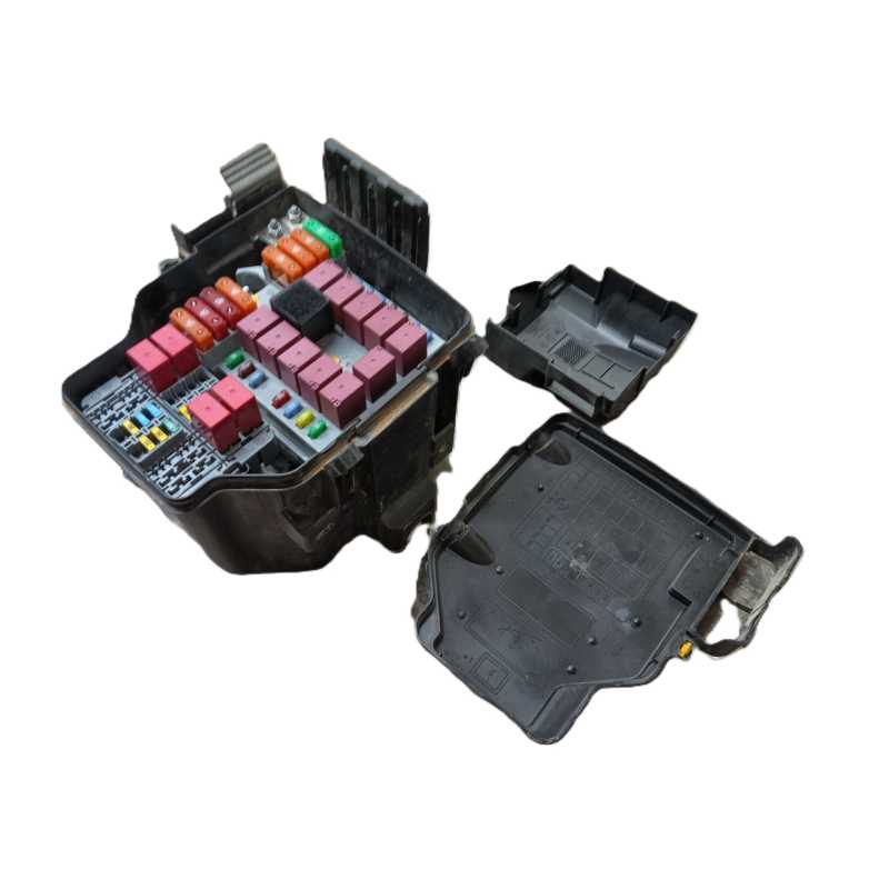 Recambio de caja reles / fusibles para peugeot boxer furgoneta 2.2 bluehdi 140 referencia OEM IAM 1617999780 1374608080 
