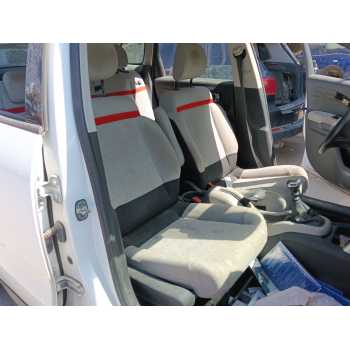 ASIENTO DELANTERO IZQUIERDO 