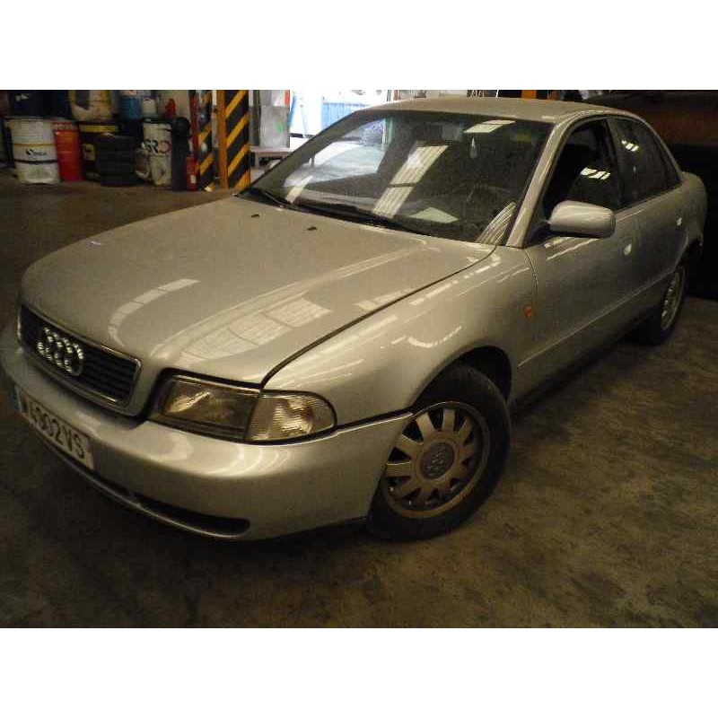 AUDI A4 AVANT (B5)