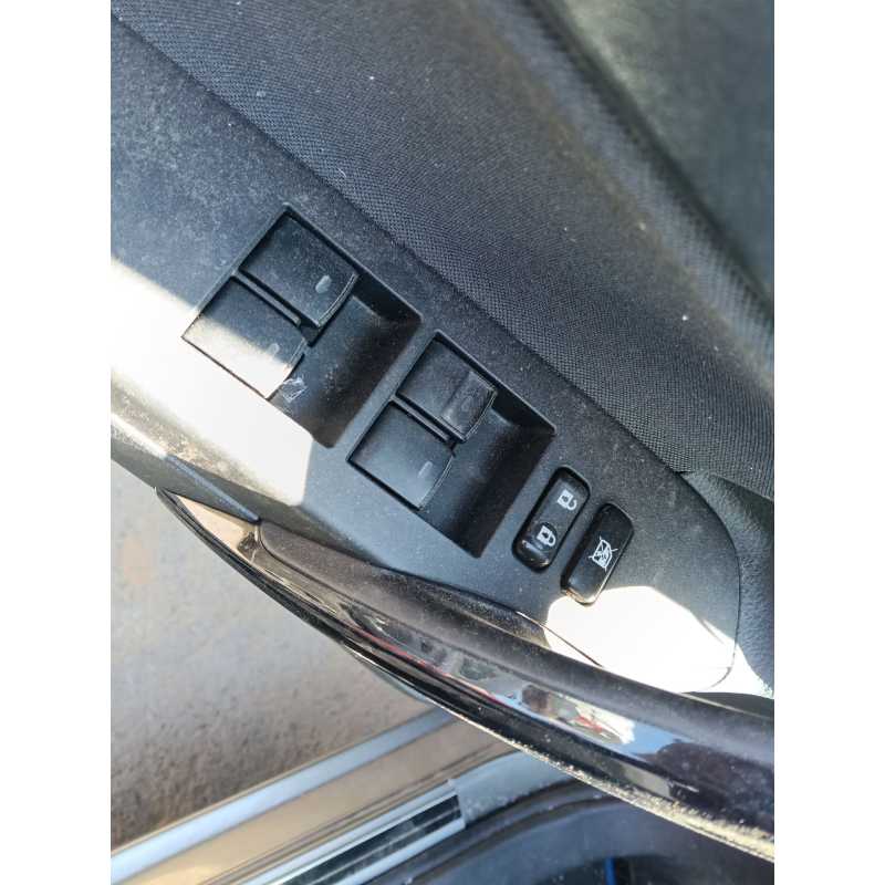 Recambio de mando elevalunas delantero izquierdo para toyota auris (_e18_) 1.8 hybrid (zwe186_) referencia OEM IAM 8482002320  