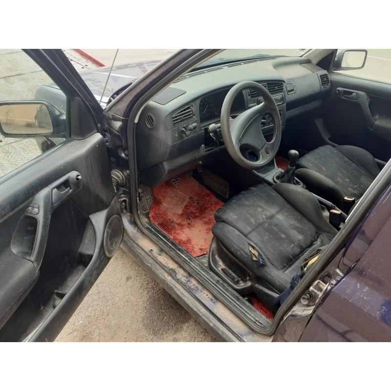 VOLKSWAGEN GOLF III BERLINA (1H1)