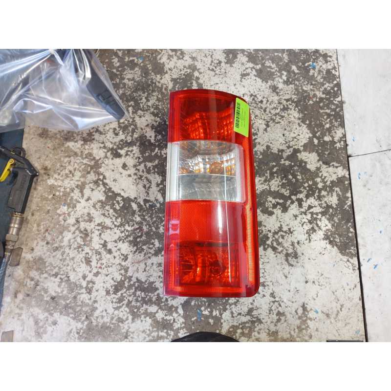 Recambio de piloto trasero derecho para ford tourneo connect 1.8 tdci referencia OEM IAM 1369221  