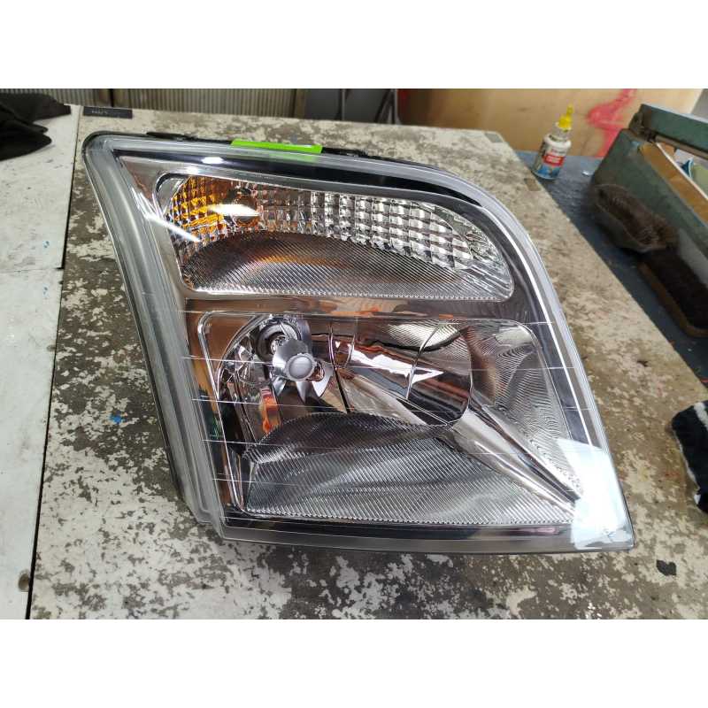 Recambio de faro derecho para ford tourneo connect 1.8 tdci referencia OEM IAM 1346497  