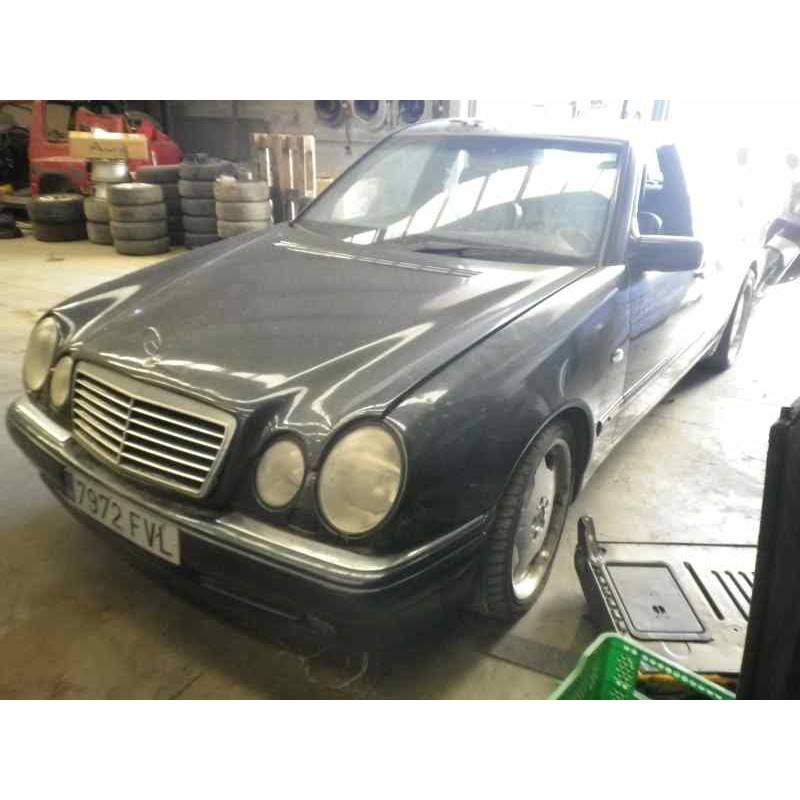 MERCEDES-BENZ CLASE E (W210) BERLINA