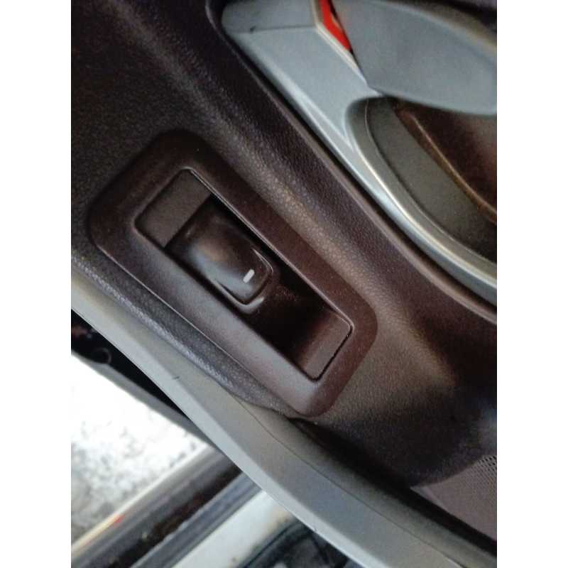 Recambio de mando elevalunas trasero izquierdo para mahindra xuv500 2.2 crde referencia OEM IAM   