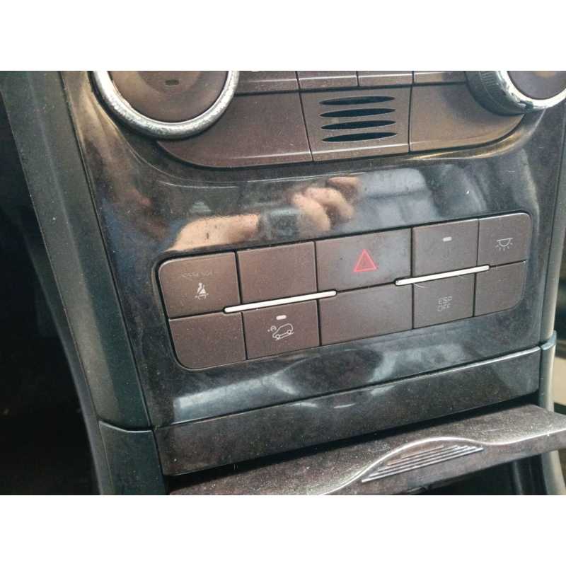 Recambio de warning para mahindra xuv500 2.2 crde referencia OEM IAM   