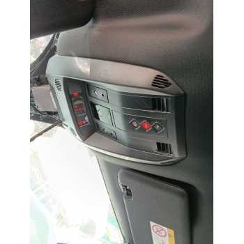 LUZ INTERIOR DELANTERA CENTRAL 9818744780 